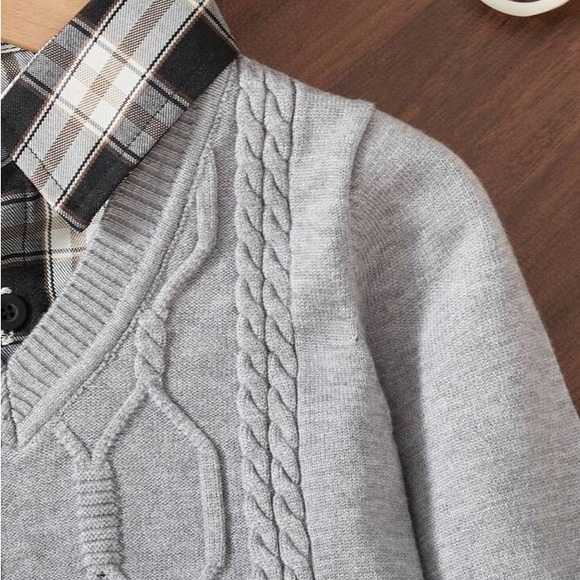 NWT SIZE 18 - 24 MTHS Gray Cable Knit Sweater with Plaid Collar - Picture 4 of 8